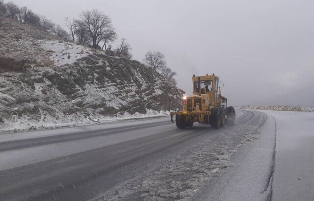سرپرست راهداری استان: ۹۰ کیلومتر از راه‌های ایلام برف‌روبی شد