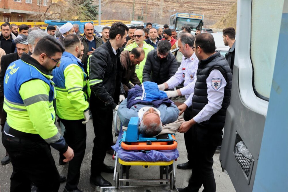 بررسی میدانی رئیس سازمان اورژانس کشور از روند امدادرسانی یک تصادف در ارومیه