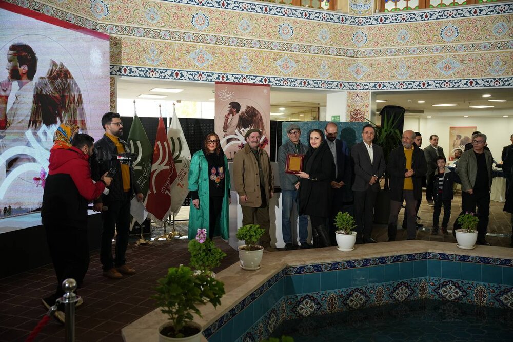 از کلنگ‌زنی حمید حبلی تا سخنرانی رضا بابک در افتتاحیه یک رویداد تئاتری