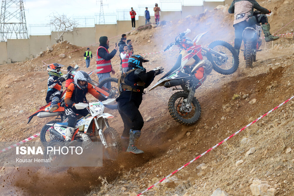 مسابقات موتور سواری هارد اندرو بانوان در کرمانشاه