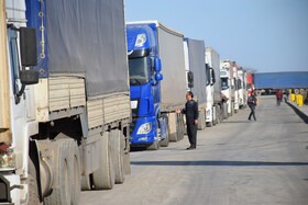 خروج کامیون‌های حامل کالاهای صادراتی از مرز آستارا ۴۰ درصد بیشتر شد