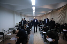 اسفندیار صادقی، مدیر کل آموزش و پرورش آذربایجان شرقی و خسرو کنعانی، رئیس جهاد دانشگاهی در برگزاری آزمون استخدامی سرایداری آموزش و پرورش در تبریز