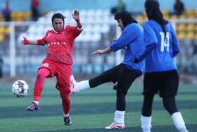 هفته یازدهم لیگ برتر فوتبال بانوان؛ فرا ایساتیس کران - پرسپولیس