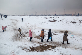 تفریح مردم در ارتفاعات برفی مشهد