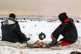 تفریح مردم در ارتفاعات برفی مشهد