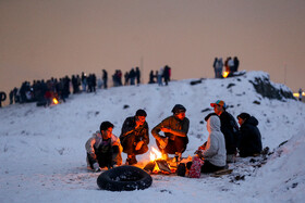 تفریح مردم در ارتفاعات برفی مشهد