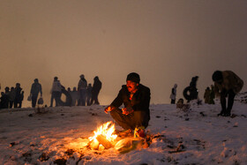 تفریح مردم در ارتفاعات برفی مشهد