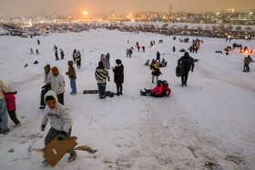 تفریح مردم در ارتفاعات برفی مشهد