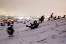 تفریح مردم در ارتفاعات برفی مشهد