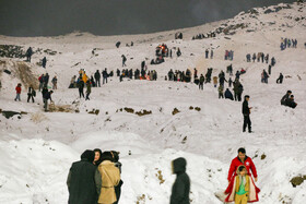 تفریح مردم در ارتفاعات برفی مشهد