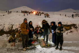 تفریح مردم در ارتفاعات برفی مشهد