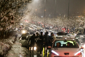 تفریح مردم در ارتفاعات برفی مشهد