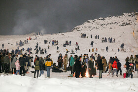 تفریح مردم در ارتفاعات برفی مشهد