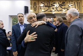 علی‌اکبر صالحی در مراسم ختم سید محمود فیض اردکانی