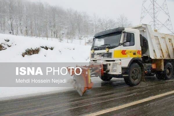 استقرار ۲۵ راهدار برای تامین ایمنی جادههای آستارا در زمستان