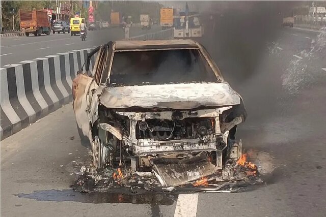 آیا خودروهای برقی واقعاً بیشتر از خودروهای بنزینی آتش می‌گیرند؟