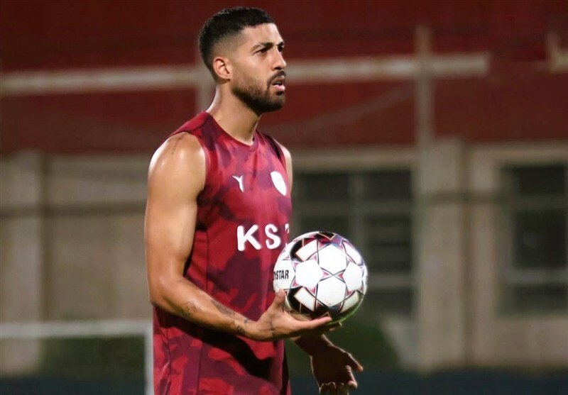 سنگرگیر: برد در جام حذفی مبارک همسرم و همه هواداران فولاد باشد