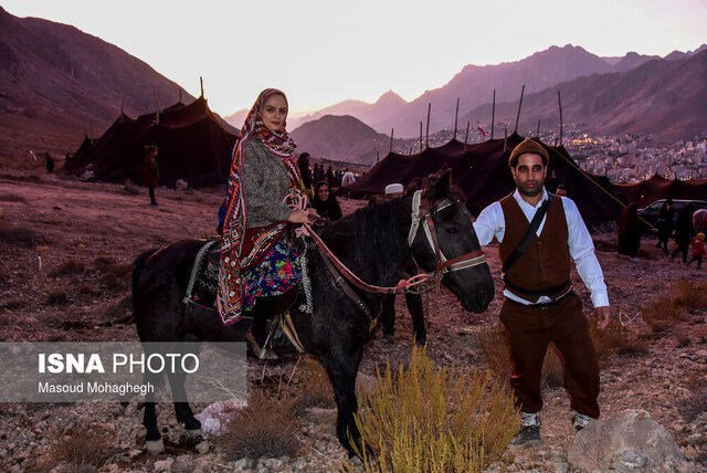 یلدای سنگسری‌ها از مهمانی هفت خورش در اولین یلدای نامزدی تا گره‌گشایی از گرفتاری فامیل
