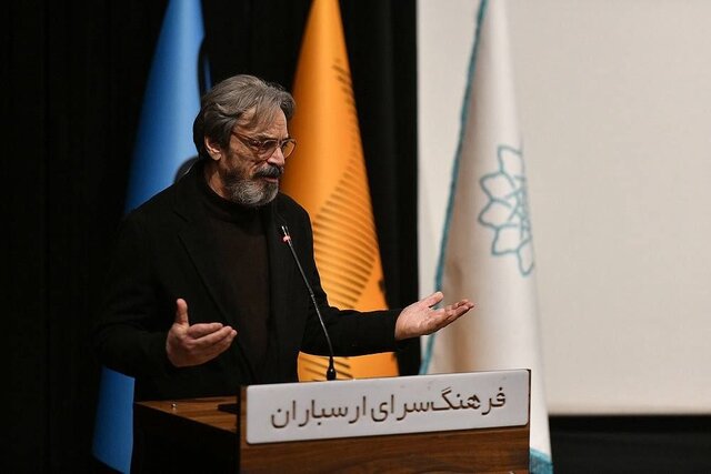 حسین علیزاده: مشکل، موسیقی بازاری و پول کثیف پشت آن است