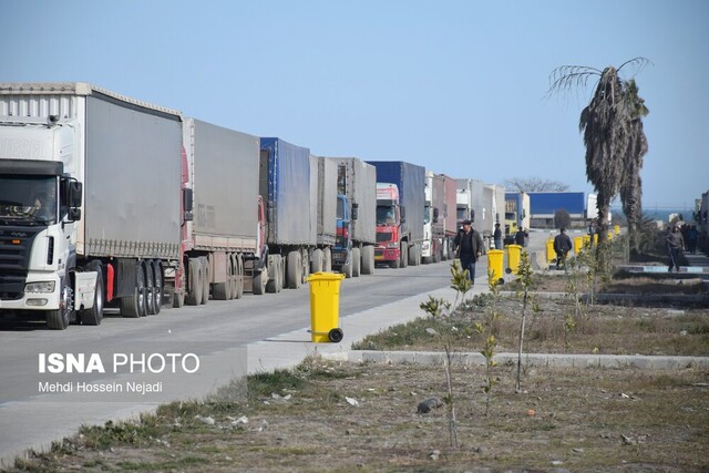 پیگیریهای مقامات گیلانی نتیجه داد/ ترافیک کامیونها در مرز آستارا روان شد