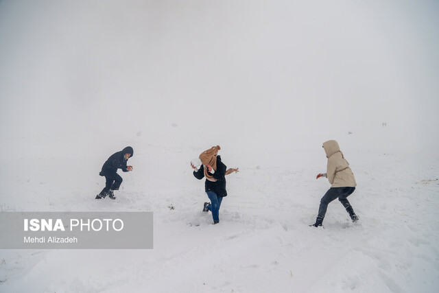 شادی و تفریح مردم بجنورد  پس از بارش برف