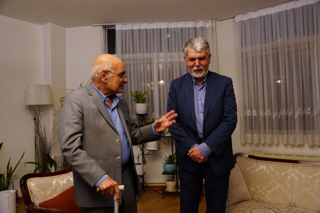 دیدار وزیر فرهنگ با هوشنگ مرادی کرمانی