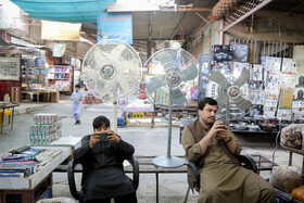 تنوع کالاهای ایرانی و خارجی، بازار رسولی را به یکی از پرتراکم‌ترین مراکز خرید شهر تبدیل کرده است