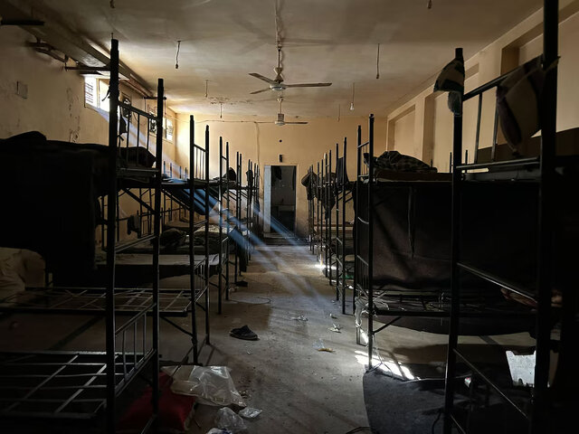 رویترز: الشرع زندان‌ها را نبست، پُر کرد!