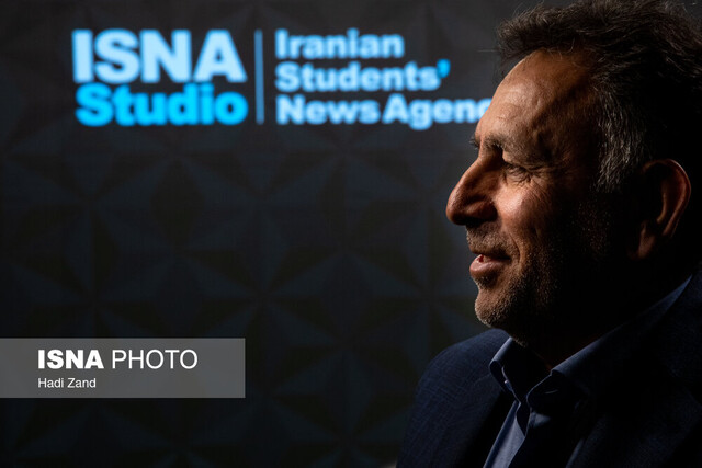 نماینده خرم آباد: به گسترش خودروهای هیبریدی و کم‌مصرف و اصلاح صنعت خودروسازی نیاز داریم