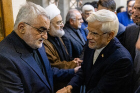 محمدرضا عارف، معاون اول رئیس‌جمهور و علاءالدین بروجردی در مراسم یادبود اشرف بروجردی