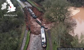 ریزش یک کانال در انگلیس؛ آب رودخانه بلعیده شد و قایق‌ها به گل نشستند