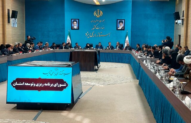 انصاری در سفر به یزد: نگاه دولت به مسائل زیست محیطی علمی و فنی است