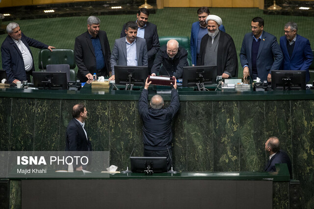 مجلس چگونه لایحه بودجه را بررسی می‌کند؟