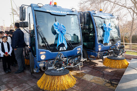 مراسم رونمایی از 40 دستگاه ماشین‌آلات جدید نظافت شهری - اصفهان