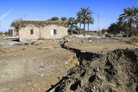 پدیده فرونشست در اثر بارش شدید باران و وقوع سیلاب در روستای هور از روستاهای پایین دست شهرستان فاریاب استان کرمان