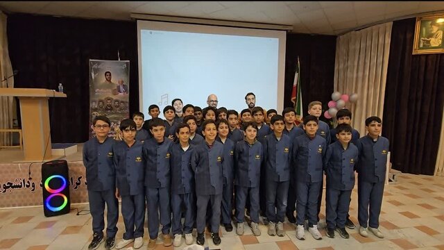 چهره محبوب فوتبال ایران در مدارس بیجار؛ روایت‌هایی از ایثار، شجاعت و رؤیای موفقیت