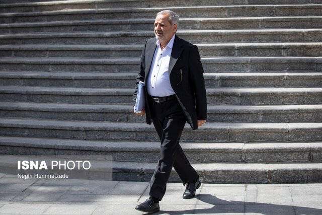 کاظمی: توزیع شیر در مدارس در حال انجام است