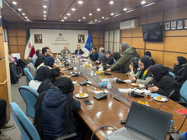 رسانه‌ها بخشی از ظرفیت خود را به مسائل انسانی اختصاص دهند