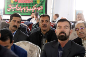 حضور مردم در جلسه شورای اداری بخش فیروزآباد که با حضور منوچهر حبیبی استاندار کرمانشاه و فضل اله رنجبر و محمد رشیدی نمایندگان مجلس برگزار شد