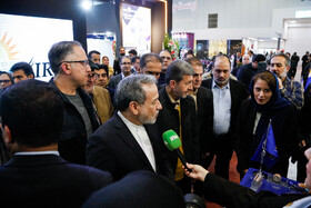 بازدید سید عباس عراقچی، وزیر امور خارجه از نمایشگاه تخصصی فناوری‌های سبز و انرژی پاک 