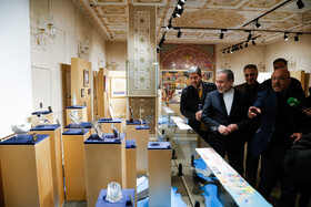 بازدید سید عباس عراقچی، وزیر امور خارجه از نمایشگاه تخصصی فناوری‌های سبز و انرژی پاک 