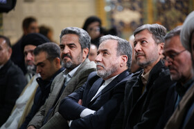 اکبر صالحی، معاون امنیتی استانداری اصفهان،مهدی جمالی‌نژاد استاندار اصفهان، سید عباس عراقچی، وزیر امور خارجه و رسول بخشی، نماینده مردم اصفهان در مجلس شورای اسلامی در مراسم بزرگداشت علی‌اکبر پرورش