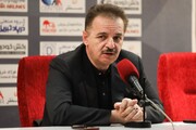 زنوزی: در فدراسیون ستاد تشکیل داده‌اند که تراکتور را بزنند