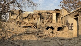 تصاویر بیشتر از خانه‌ای که تخریب آن را جایی گردن نگرفت!