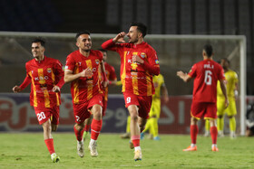 شادی زننده گل اول تیم فوتبال فولاد خوزستان