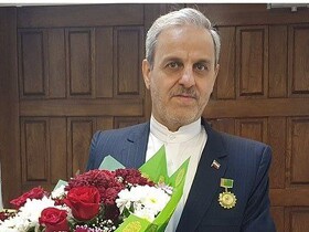 اعطای نشان و لوح سی‌امین سالگرد بی‌طرفی ترکمنستان به سفیر ایران