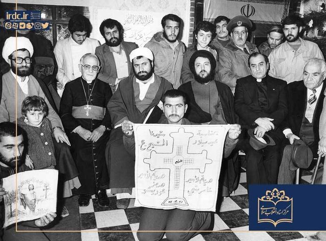 جشن کریسمس اسرای مسیحی عراقی در ایران + تصاویر