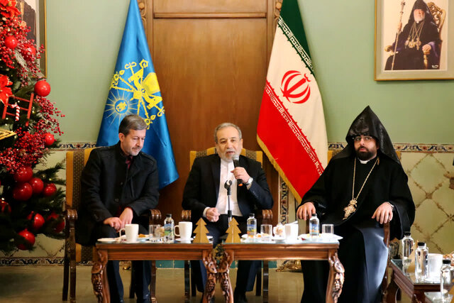 وزیر امور خارجه: همزیستی ارامنه و مسلمانان در ایران الگویی مثال‌زدنی است