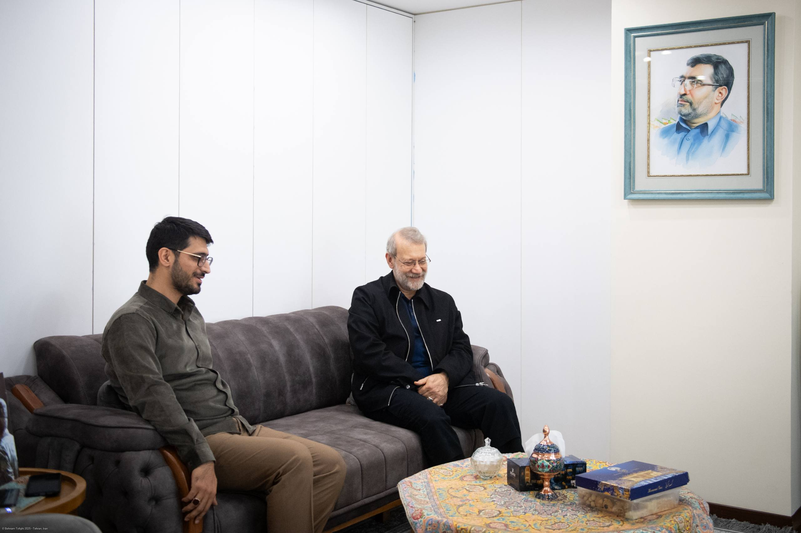 دیدار لاریجانی با خانواده شهیدان حاجی‌زاده و باقری