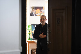 دیدار لاریجانی با خانواده شهیدان حاجی‌زاده و باقری